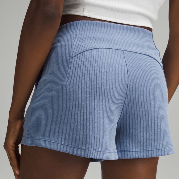 NWT lululemon ribbed softstreme high-rise short 2” oasis blue size 6 - Picture 2 of 7